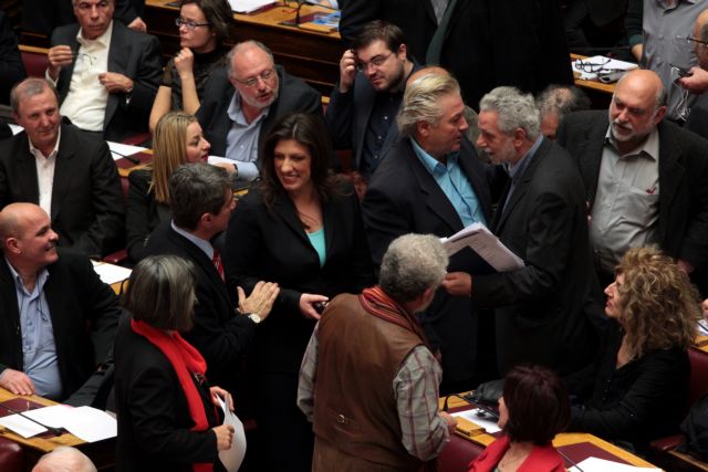 Με 235 ψήφους εξελέγη πρόεδρος της Βουλής η Ζωή Κωνσταντοπούλου