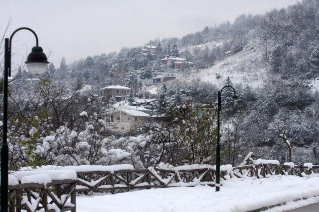 Από τη Β.Ελλάδα η επιδείνωση του καιρού, χιόνια και χαμηλές θερμοκρασίες