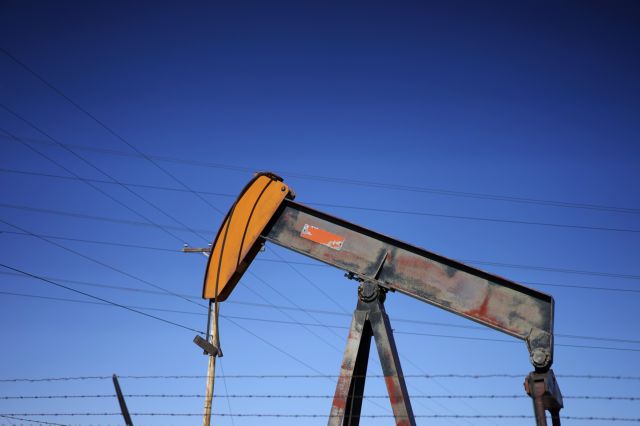 Οι κινεζικές εισαγωγές πιέζουν την τιμή του πετρελαίου