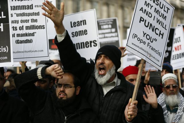 Λονδίνο: Διαδήλωση μουσουλμάνων εναντίον των σκίτσων με τον Μωάμεθ