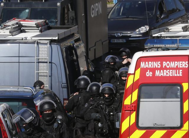 Μασσαλία: Συμμορίες πίσω από τα πυρά Καλάσνικοφ κατά της αστυνομίας