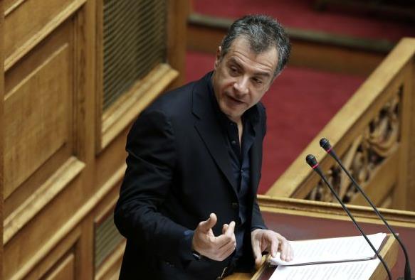 Θεοδωράκης: Η κυβέρνηση να ζητήσει παράταση προγράμματος