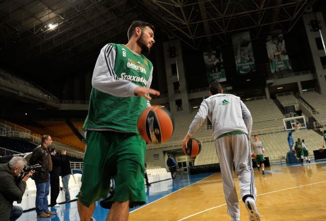 Εκτός προπόνησης ο Φώτσης με ενοχλήσεις στη μέση