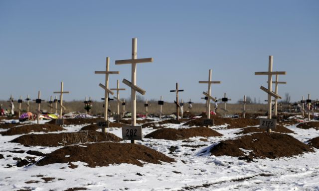 Τo αίμα στην ανατολική Ουκρανία ρέει ενώ όλοι περιμένουν την εκεχειρία