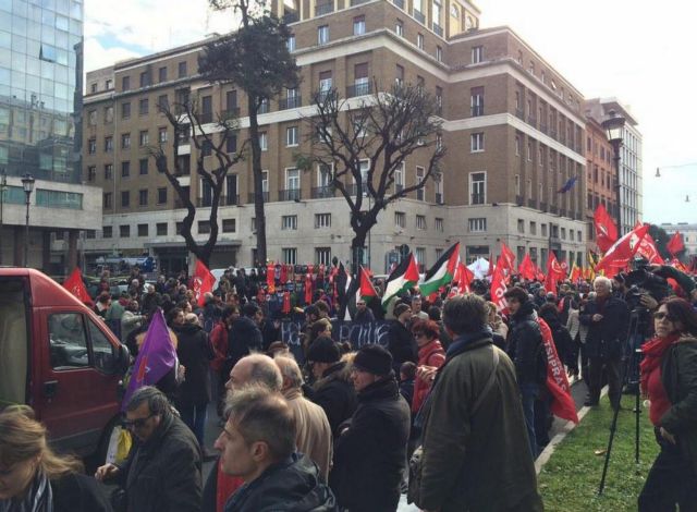 Συγκέντρωση στη Ρώμη υπέρ της Αθήνας και εναντίον της λιτότητας