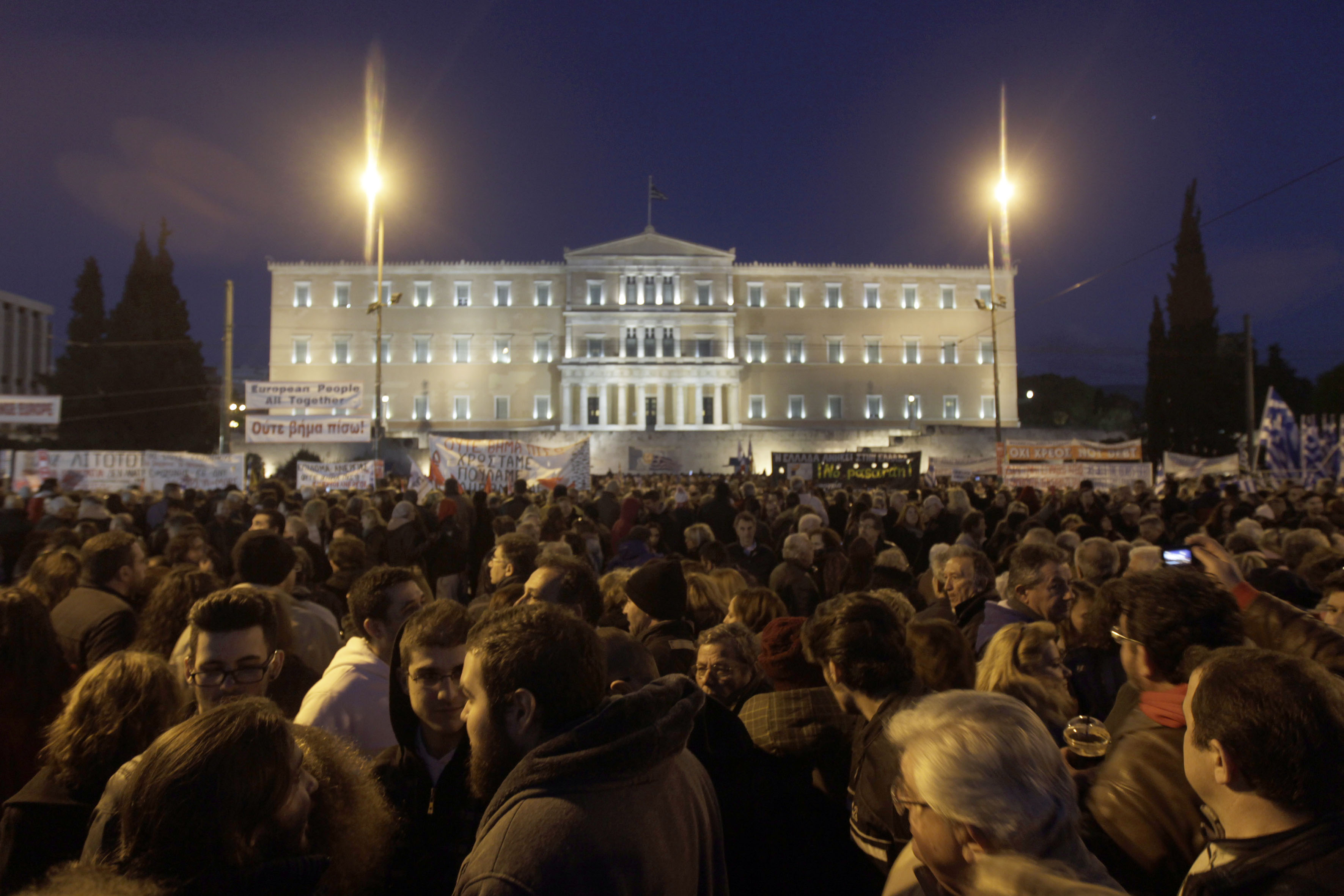 «Ανάσα αξιοπρέπειας» ζήτησαν διαδηλωτές σε Ελλάδα και Ευρώπη