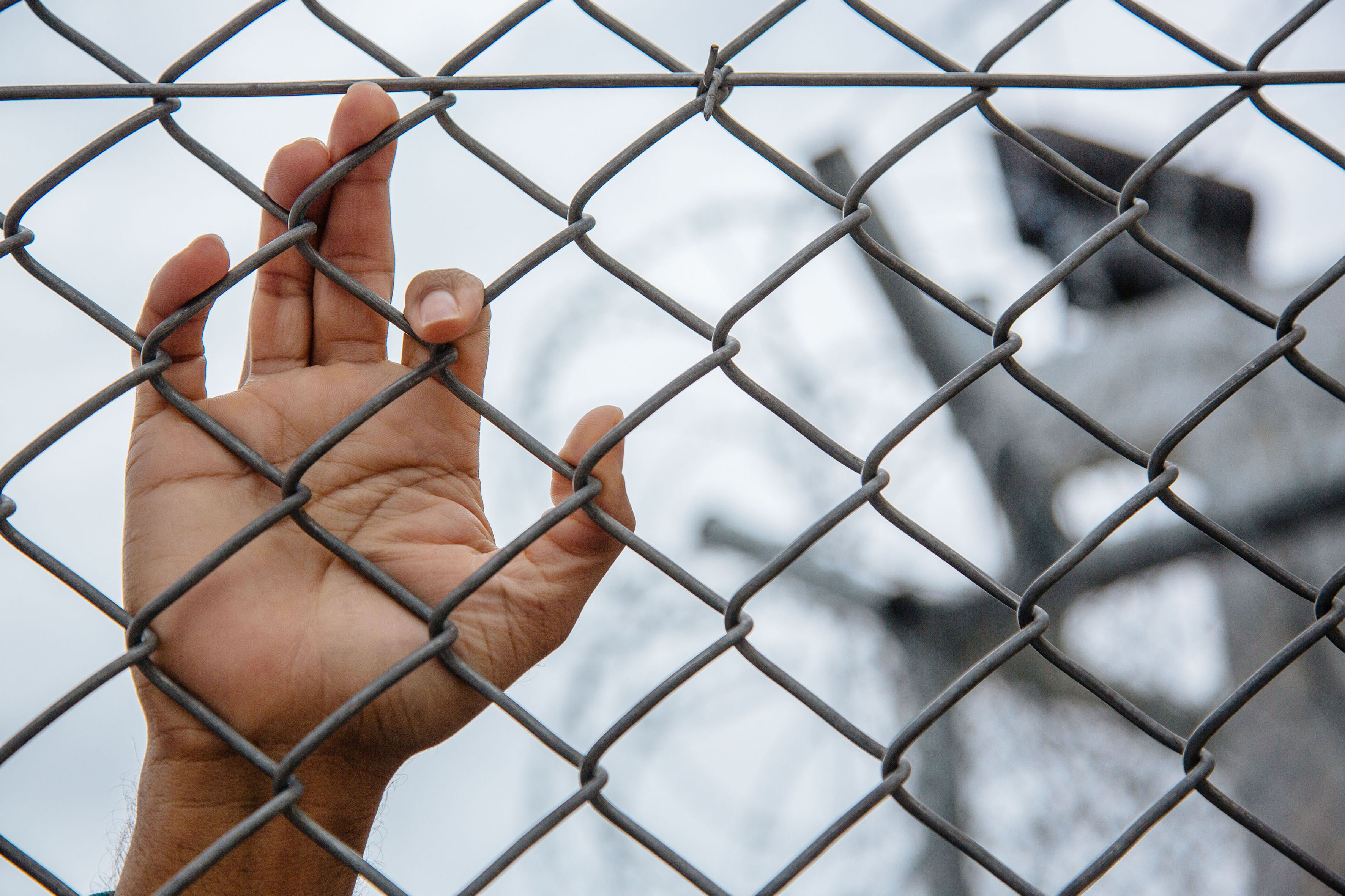 Ελεύθεροι οι μετανάστες που κρατούνται παράνομα στα κέντρα κράτησης