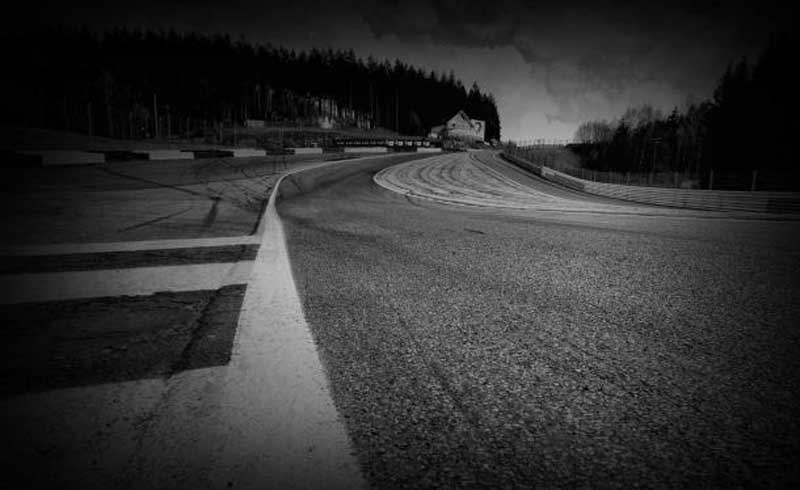 Aston Martin Vulcan: Σαν ηφαίστειο που ξυπνά…