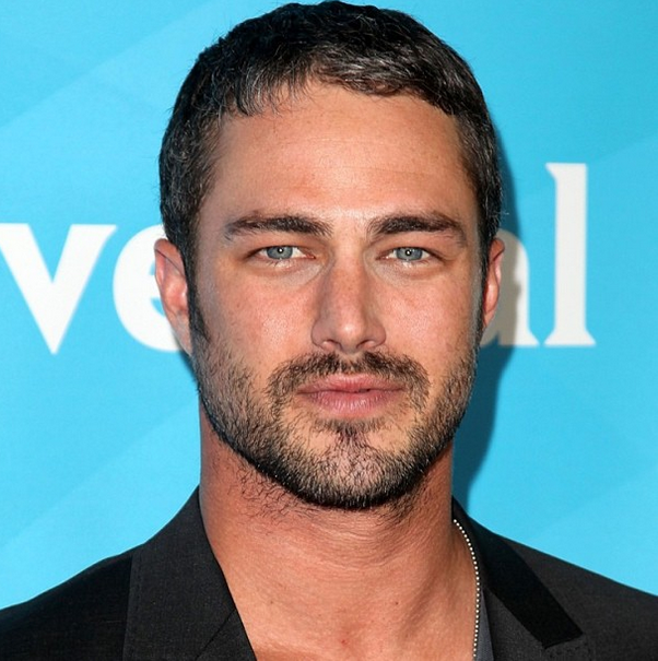 12 φωτογραφίες-απόδειξη ότι  ο αρραβωνιαστικός της Lady Gaga είναι ο πιο sexy άντρας!