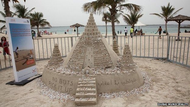 Κάστρο τριών μέτρων καλυμμένο με αποτσίγαρα φτιάχτηκε στο Ντουμπάι