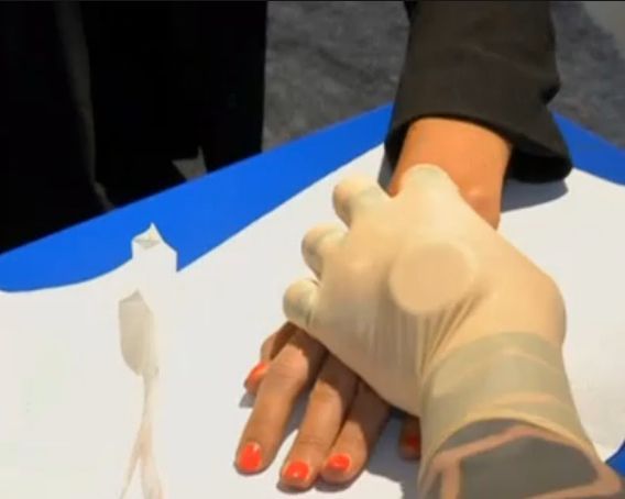 Κερκόπορτες στα τσιπ που εμφυτεύονται στο σώμα αναζητά η Kaspersky Lab