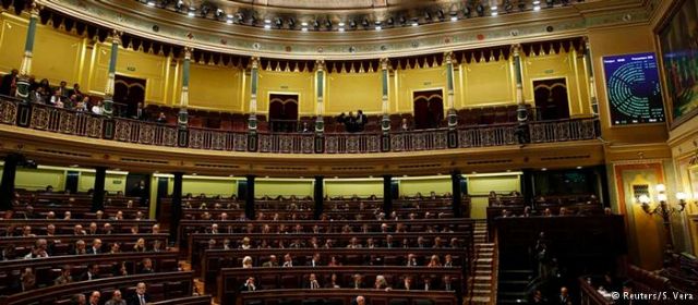 Κυβερνητική παροχολογία εν μέσω ανεργίας και εξώσεων