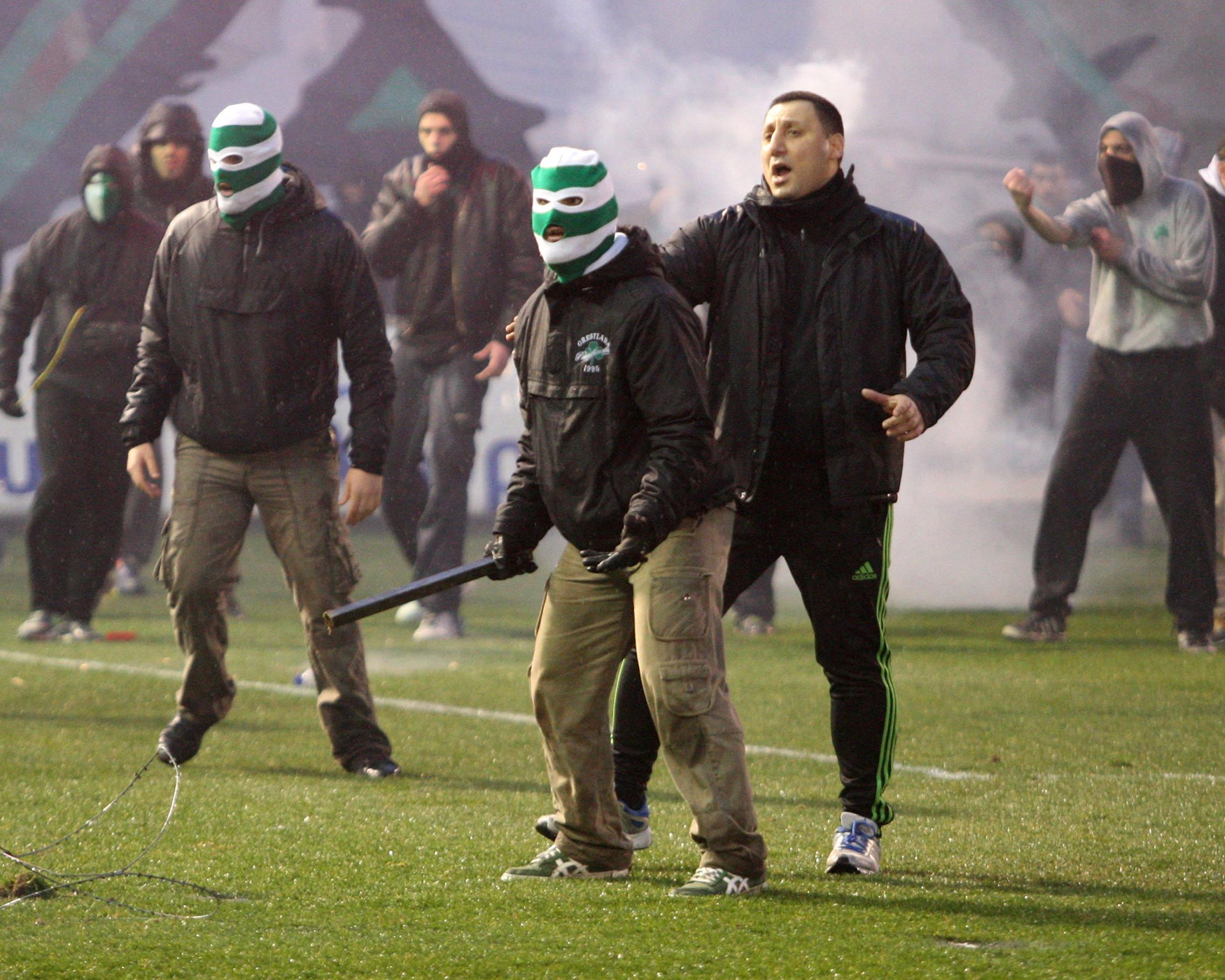 Ταυτοποίηση δύο οπαδών και δικογραφία για τα επεισόδια στη Λεωφόρο