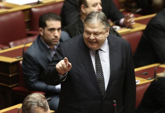 ΠΑΣΟΚ για Τσίπρα: «Προφανώς εννοεί Εξεταστική και για το μνημόνιο 3»