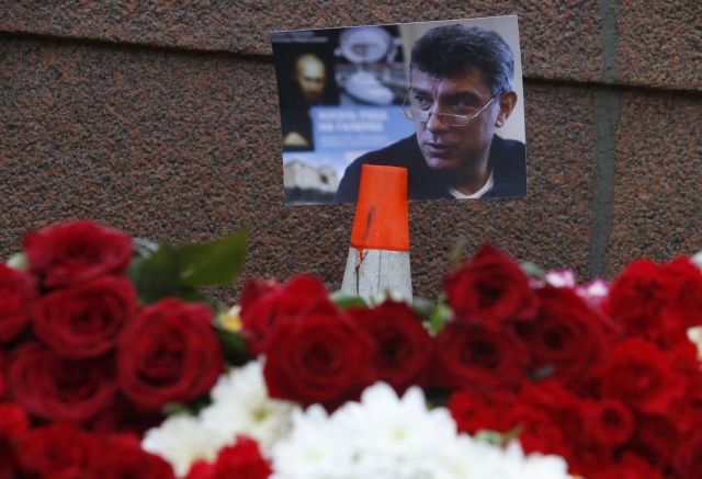 Σύσσωμη η διεθνής κοινότητα καταδικάζει τη δολοφονία Νεμτσόφ