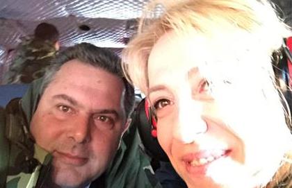 Selfie Καμμένου-Δούρου εν πτήσει προς Αντικήθηρα