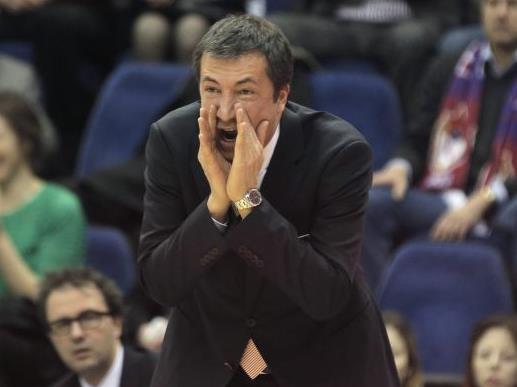 Η Αρμάνι «ποντάρει» στην έδρα κόντρα στον «μαέστρο» Σπανούλη