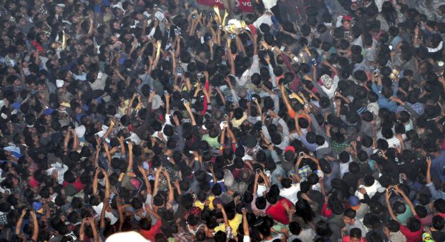 Ινδία: Πλήθος εισέβαλε σε φυλακή και λίντσαρε κρατούμενο για βιασμό