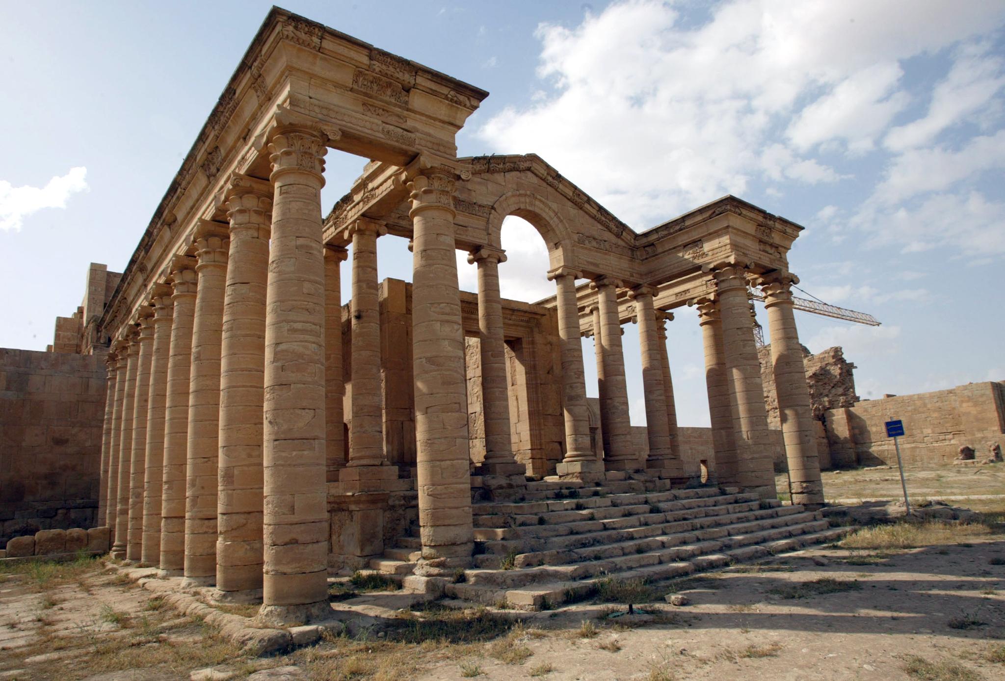 Συνεχίζουν τα εγκλήματα οι τζιχαντιστές, κατέστρεψαν την αρχαία πόλη Χάτρα