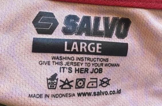 Σεξιστικές οδηγίες πλυσίματος: «Δώστε το στη γυναίκα σας. Είναι δουλειά της»