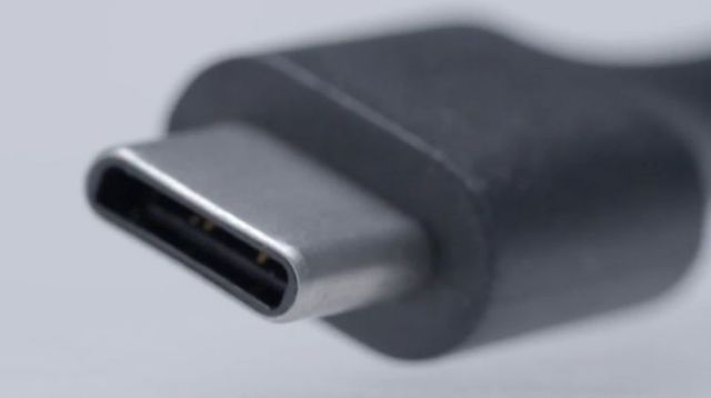 Θύρα USB-C θα αποκτήσουν τα smartphone με Android