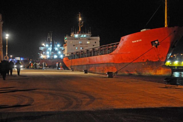H Τουρκία σταμάτησε φορτηγό πλοίο «φάντασμα» με 337 μετανάστες