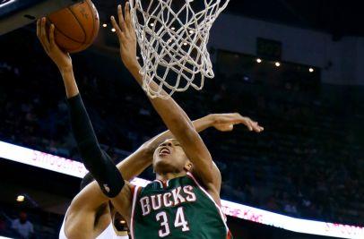 Πολύ καλός ο Αντετοκούνμπο παρά την ήττα των Μπακς