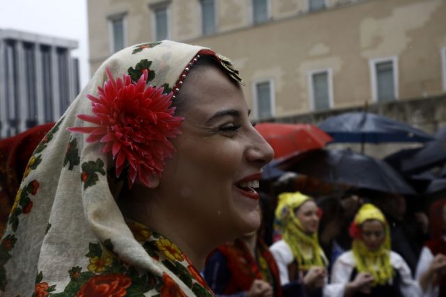 Φωτορεπορτάζ: Χορευτικές εκδηλώσεις μετά την παρέλαση
