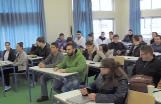 Νέο βίντεο με τον Βαγγέλη Γιακουμάκη στα θρανία της Γαλακτοκομικής Σχολής