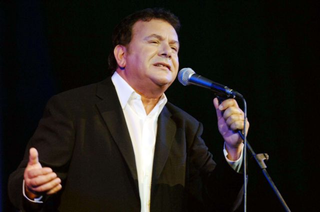 Μανώλης Μητσιάς και «Απαγορευμένα Τραγούδια» στο ΜΜΑ