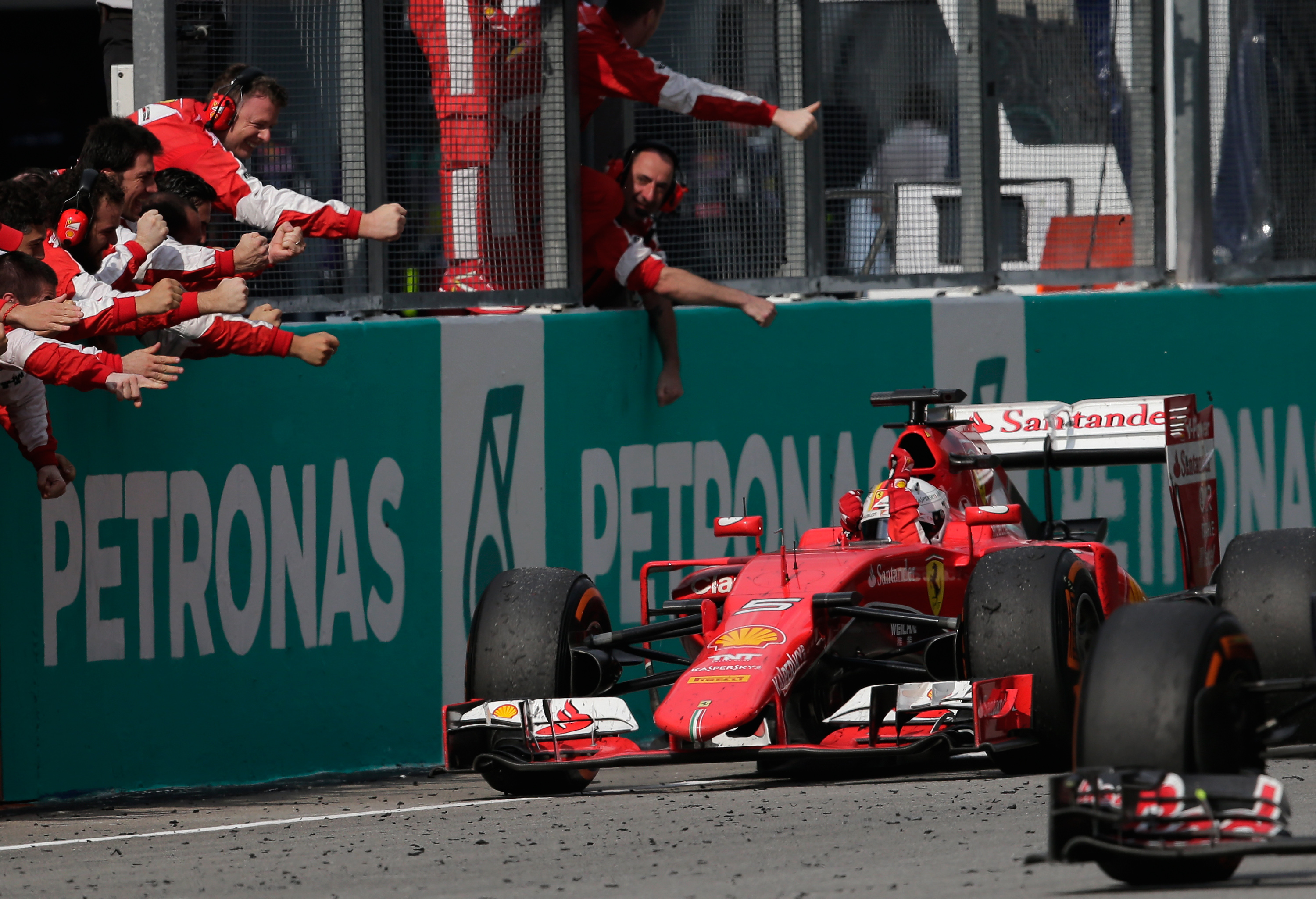 F1: H αεροδυναμική το κλειδί της επιτυχίας για τη Ferrari σύμφωνα με τον L. Hamilton