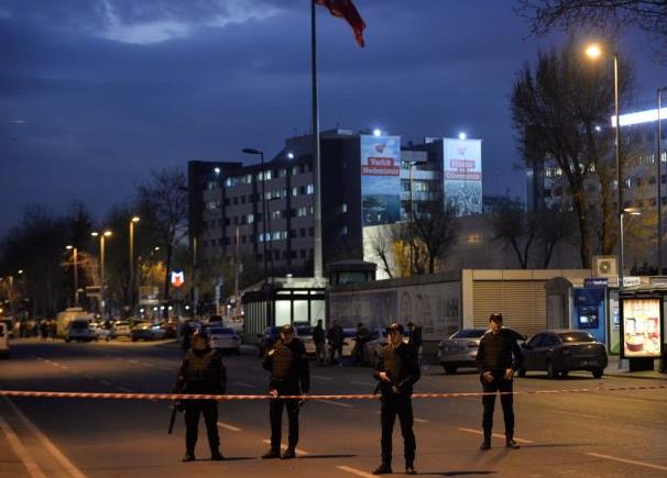 Ένοπλη επιθεση στην αστυνομική διεύθυνση της Κωνσταντινούπολης
