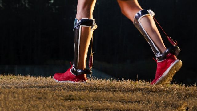 Μηχανικές μπότες κάνουν το περπάτημα 7% πιο ξεκούραστο