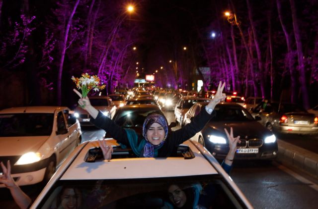 Αχτίδα ελπίδας φέρνει στο Ιράν η συμφωνία, το Ισραήλ αντιδρά