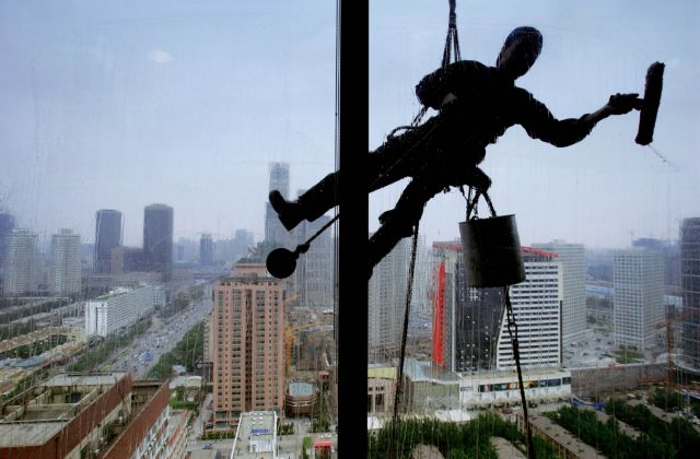 Κίνα: Εφιάλτης στον 91ο όροφο ουρανοξύστη για δύο καθαριστές τζαμιών