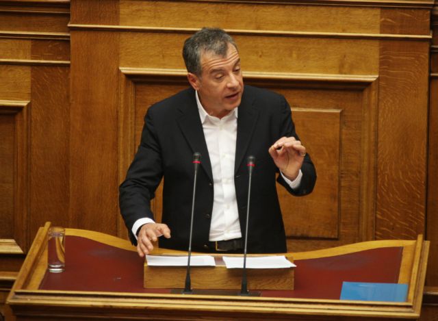 Στ.Θεοδωράκης: Τα παλιά κόμματα στήνουν την αρένα της μιζέριας