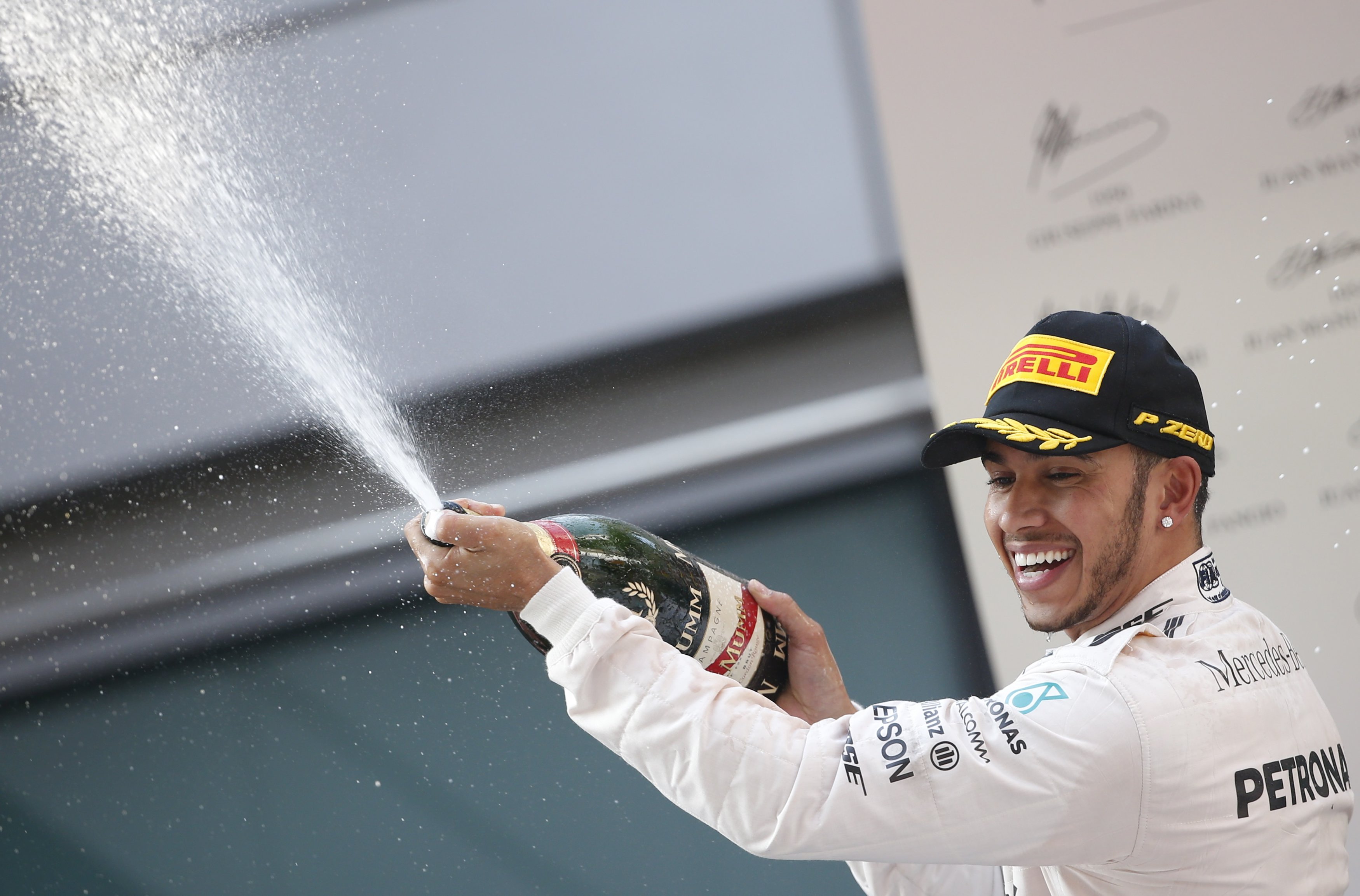 GP Κίνας 2015: Επέστρεψαν στην κορυφή Hamilton και Mercedes