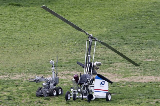 Μικρό ελικόπτερο προσγειώθηκε στον κήπο του Καπιτωλίου