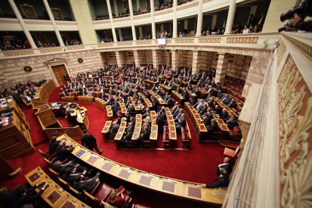Ολιγόλεπτη διακοπή της συνεδρίασης της Βουλής λόγω έλλειψης απαρτίας