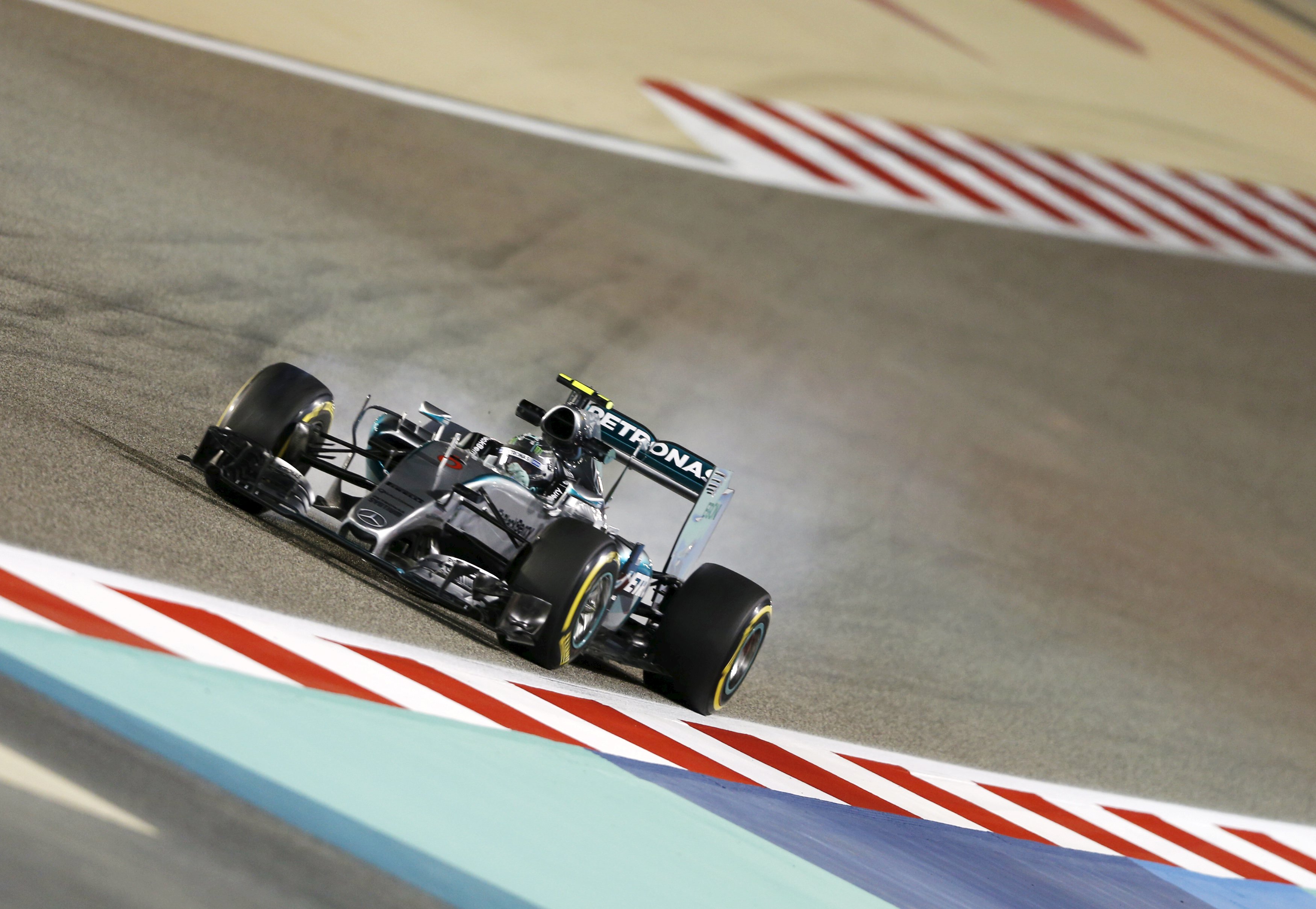 GP Μπαχρέιν 2015: Νικητής στη μάχη των ελεύθερων δοκιμών της Παρασκευής ο N. Rosberg