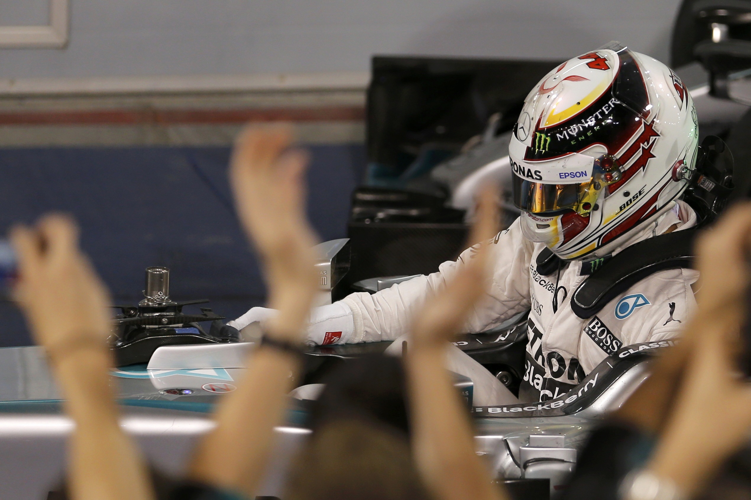 GP Μπαχρέιν 2015: Ασταμάτητος o L. Hamilton, δεύτερη θέση για τον εκπληκτικό K. Raikkonen