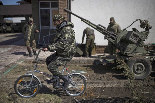 Η Mόσχα βλέπει αποκλιμάκωση των εχθροπραξιών στην ανατολική Ουκρανία