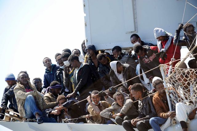 Διεθνή ανθρωπιστική επιχείρηση στη Μεσόγειο ζητά η Διεθνής Αμνηστία
