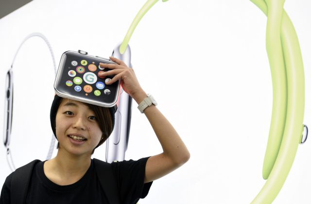 Οι πρώτες εικόνες από το ντεμπούτο του Apple Watch ανά τον κόσμο