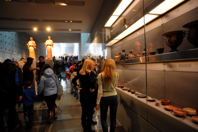 Ποιες είναι οι σχέσεις των Ελλήνων με τα μουσεία;