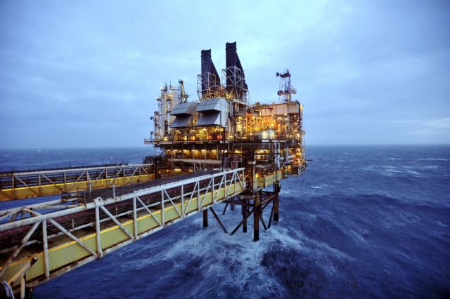 ΕΤΕ: Σημαντική ώθηση στην οικονομία από τη μείωση των τιμών πετρελαίου