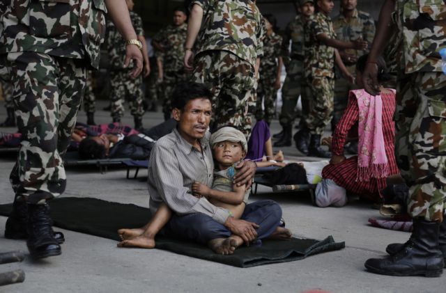 Η έκταση του εφιάλτη στο Νεπάλ αποκαλύπτεται, πάνω από 5.000 οι νεκροί