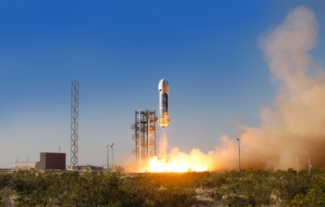 Βίντεο: Ο Τζεφ Μπέζος δοκιμάζει το νέο του διαστημόπλοιο