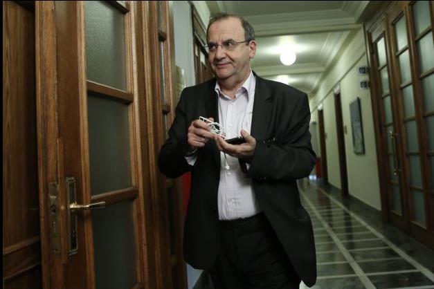 Δ.Στρατούλης: Πολιτικό θέμα η εξεύρεση λύσης σε εργασιακά – ασφαλιστικό