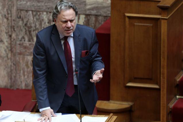 Κόντρα Κατρούγκαλου – Μητσοτάκη λόγω «σύγκρουσης συμφερόντων»